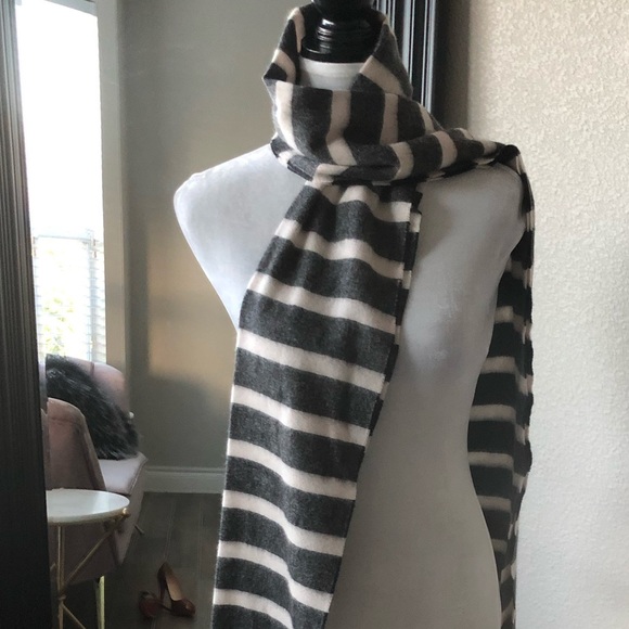 NWT MaxMara Weekend Scarf - Picture 5 of 8